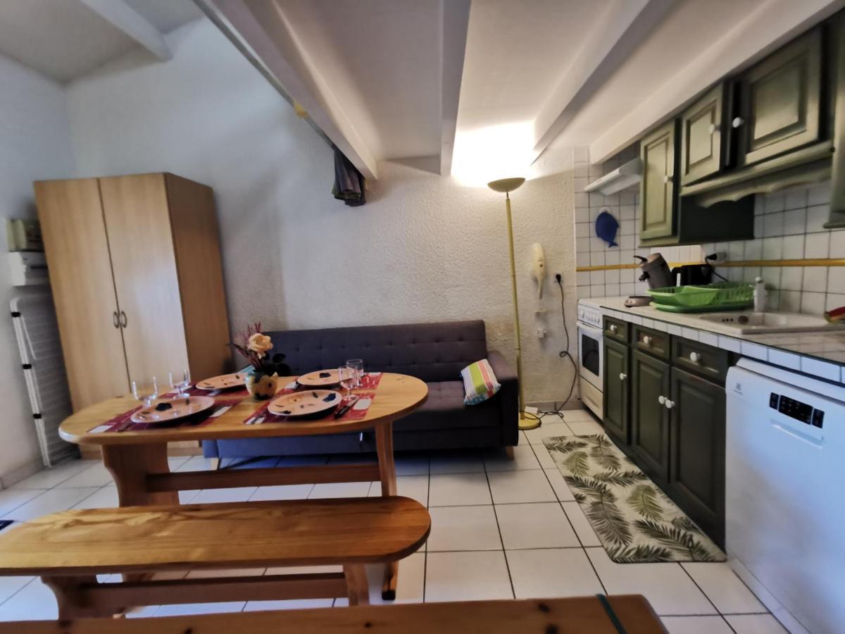 Les Lavandines -Coquette Maison De Vacances - 400 M De La Plage - Grande Terrasse - 2 Chambres - 2 Salles De Bain - Tout Confort Argeles-sur-Mer Luaran gambar